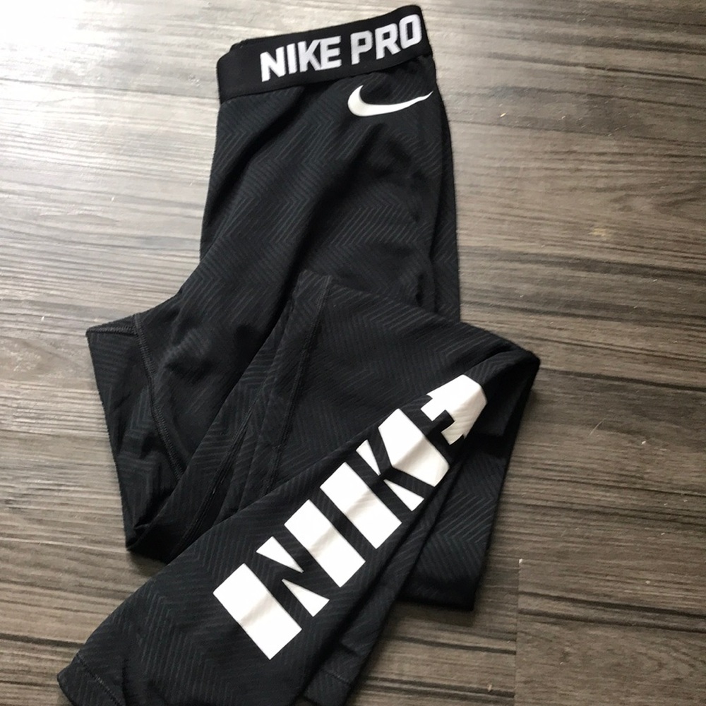 Nike pro Dri-fit leggings.